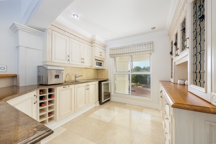 5 Bedroom Property for Sale in Val De Vie Estate Western Cape